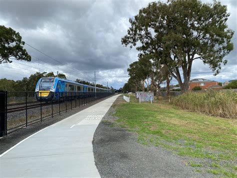 Train Dandenong to Hoppers Crossing from $4